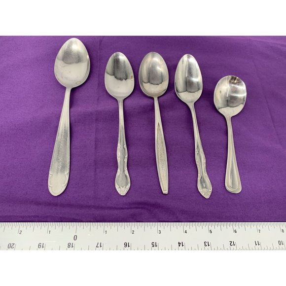 Random Lot of 5 Tablespoons Flatware Stainless - Picture 1 of 4